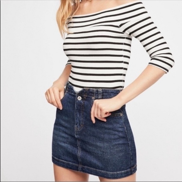 Free People We The Free She’s All That Denim Mini Skirt - Picture 1 of 6